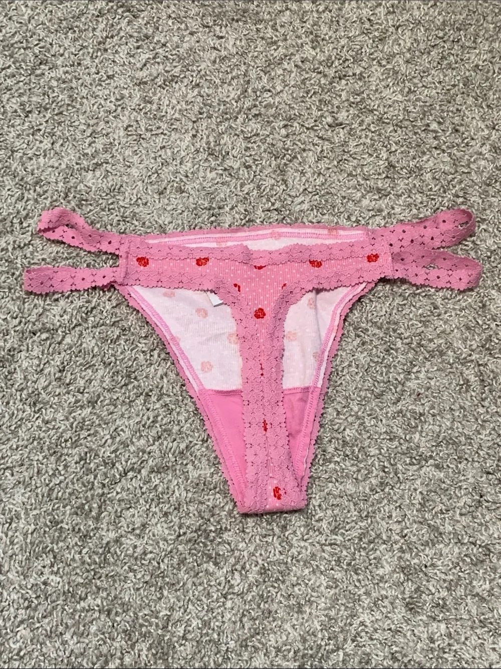 NWT Pink Victoria’s Secret Pink Lace Trim Thong Panty with Red Heart Print - Picture 4 of 5